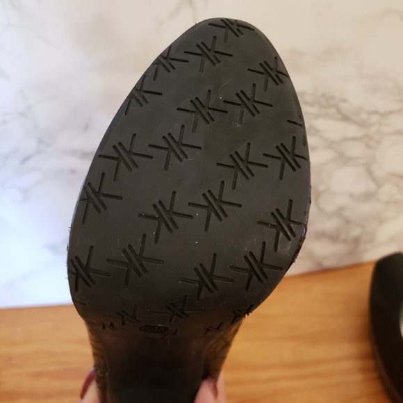 Kardashian Kollection Black Python Heels - Picture 7 of 7